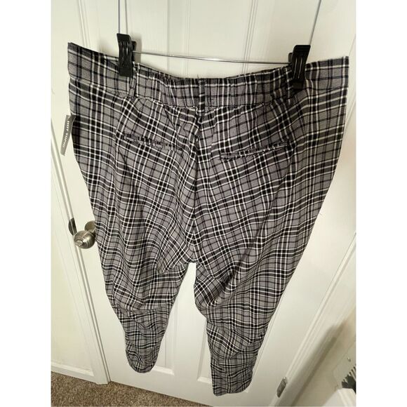 Hot Topic black white women’s plaid trousers 2 or 2X. NWT - Picture 2 of 7